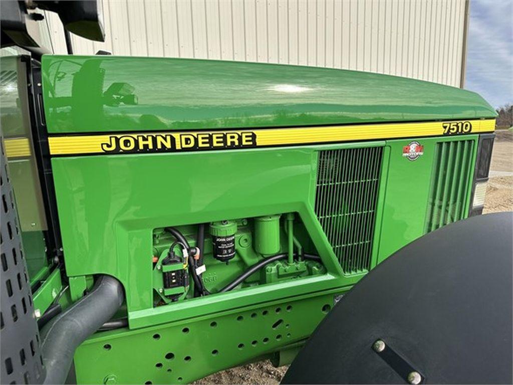 2002 JOHN DEERE 7510