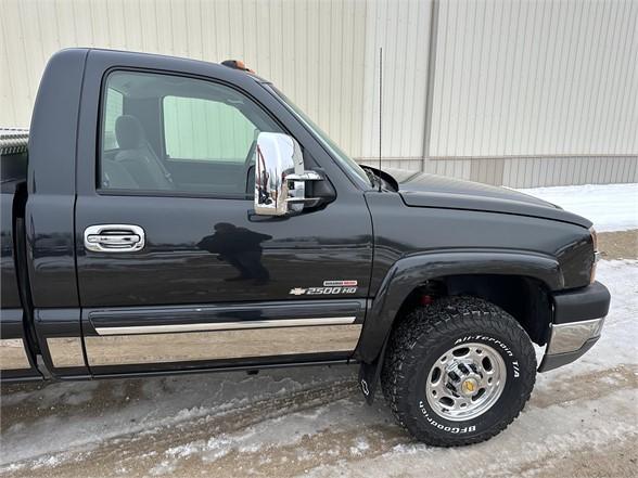 2004 CHEVROLET SILVERADO 2500 LS