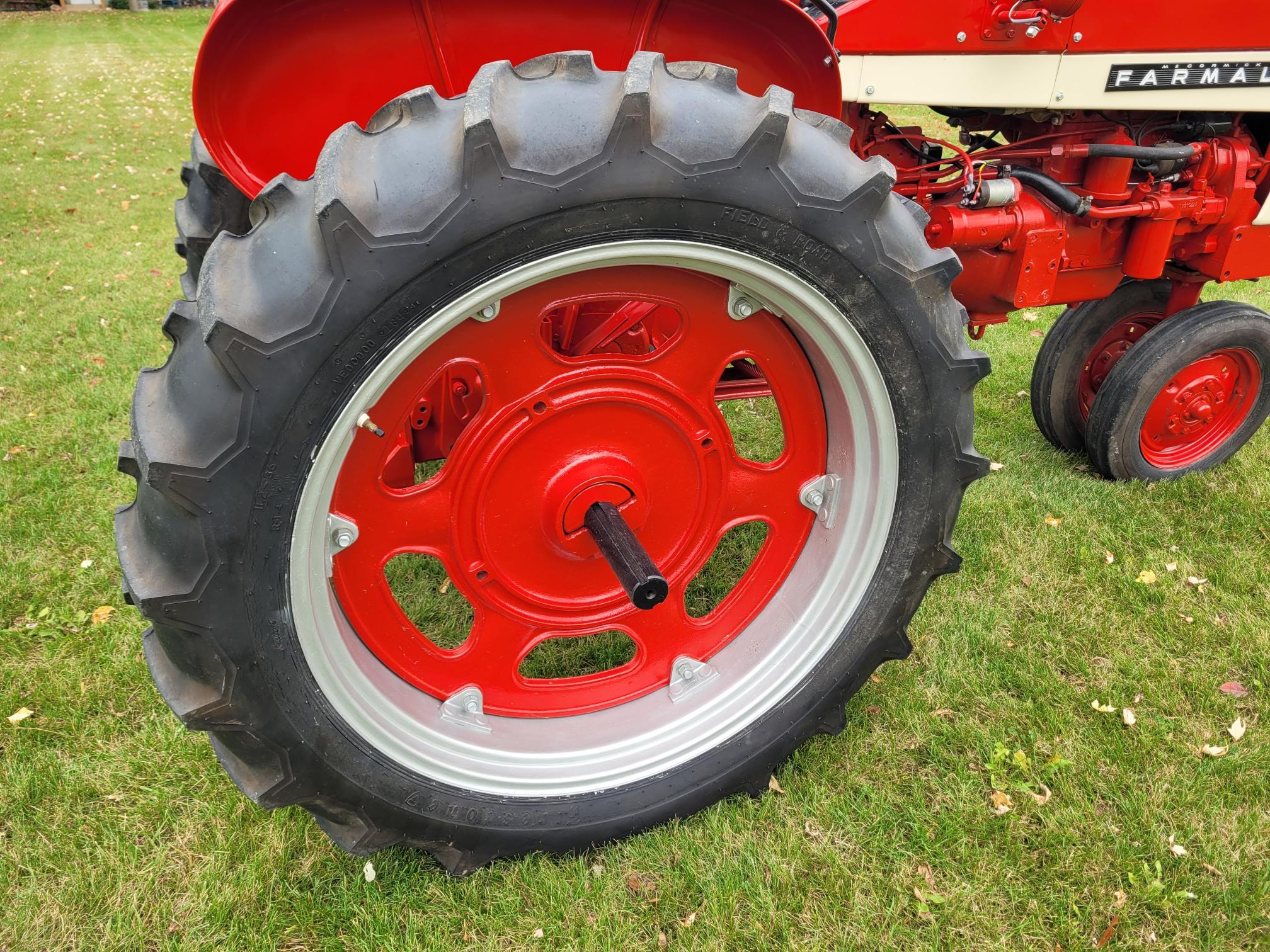 International Farmall 404 Tractor