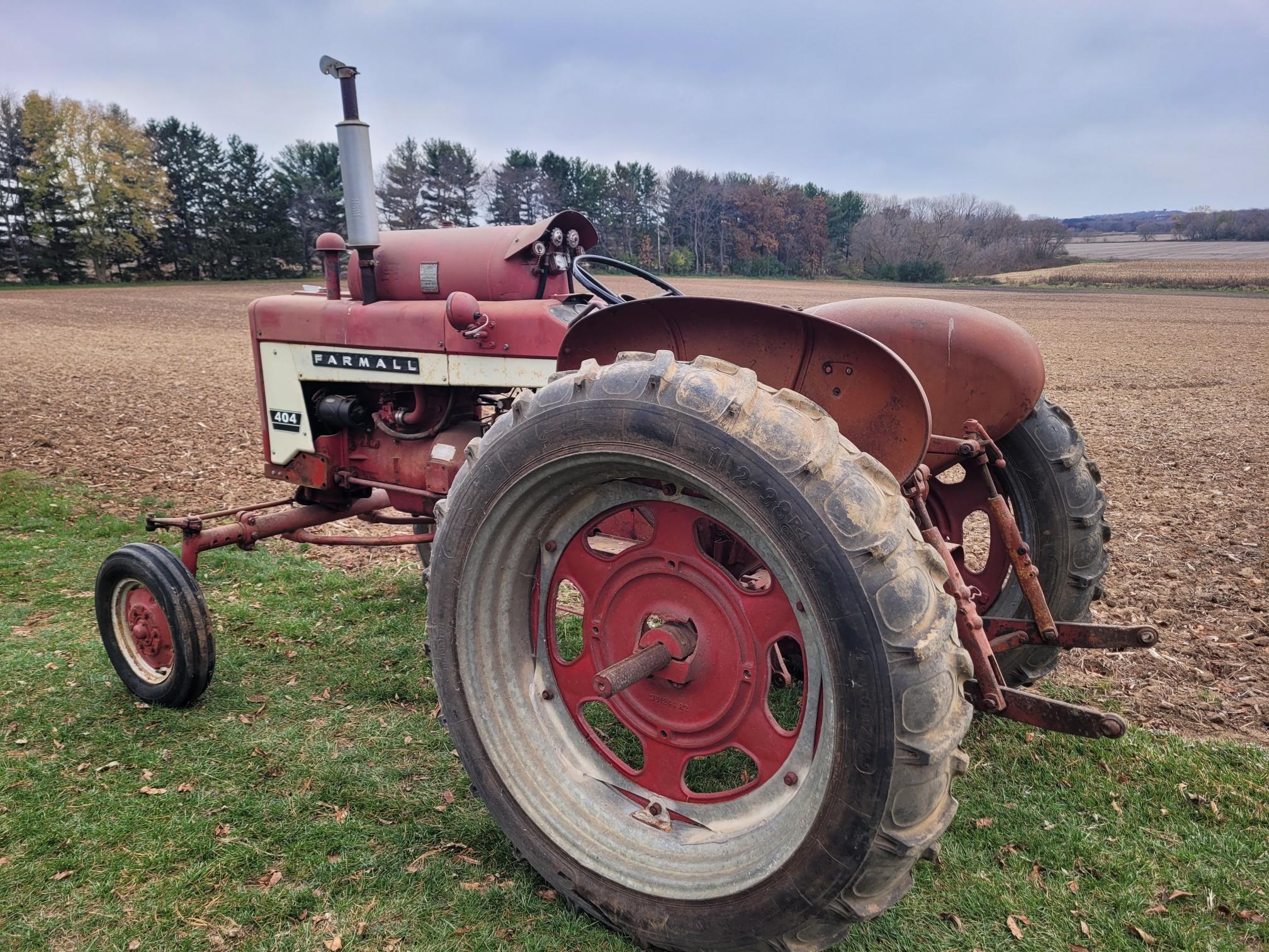 International Farmall 404 Tractor