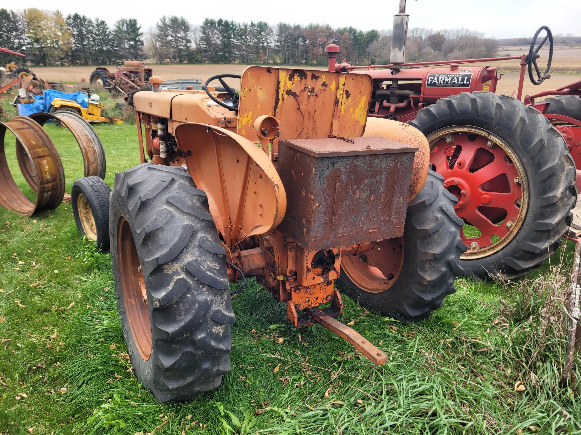 International Farmall 404 Utility Tractor