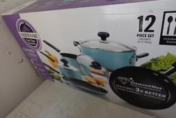 12 PC FABREWARE POTS AND PANS