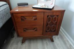 4 PC MID CENTURY CONTEMPORARY BEDROOM SET 9 DRAWER LONG BUREAU 2 NIGHT STAN