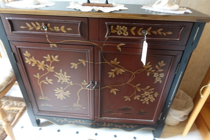 HAND PAINTED CONSOLE CHEST WITH 2 DRAWERS AND 2 DOORS WITH CONTENTS 41 X 11