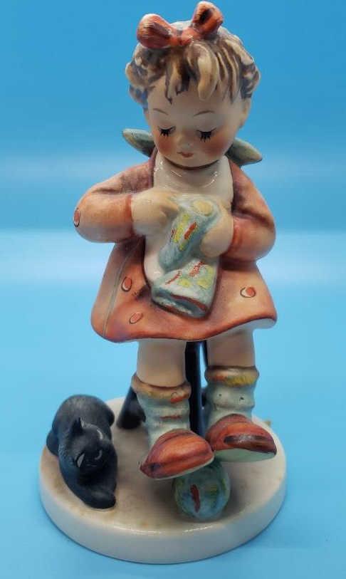 Hummel "Mother's Helper" Figurine, Hum 133