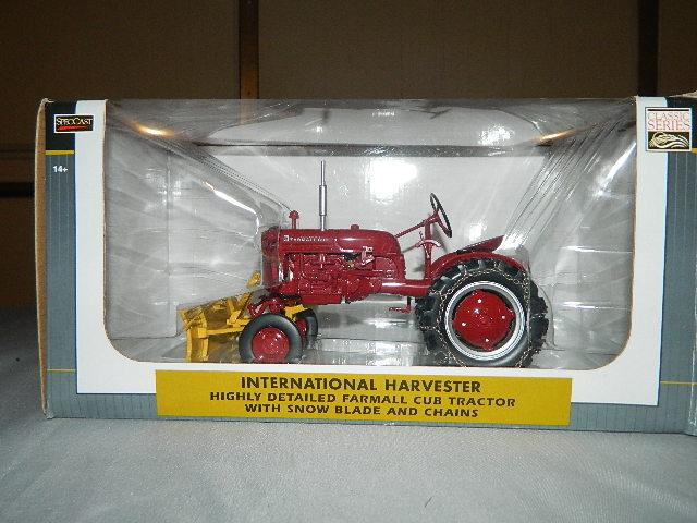 IH Farmall Cub w/Snow Blade & Chains