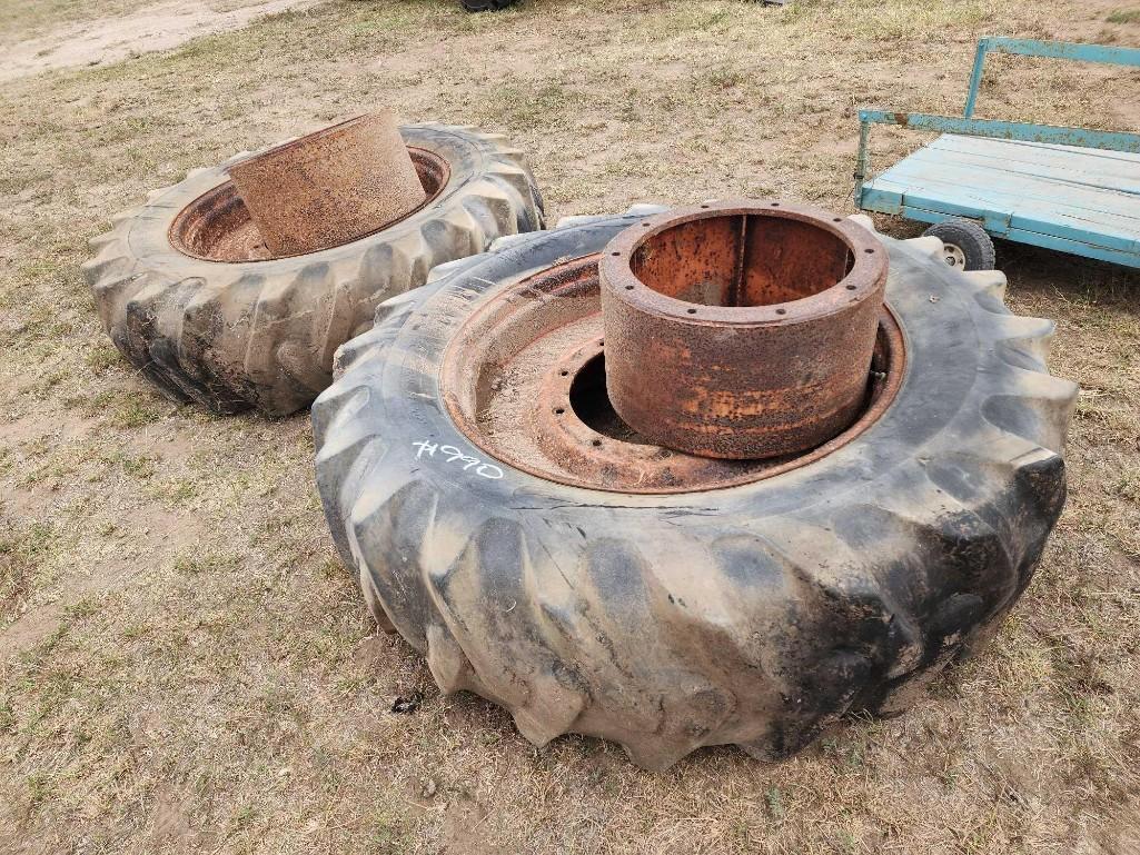 1974 Case Agri King 1175 Tractor w/(2) Tractor Tires 18.4-38 on 16" Rims, 15-38