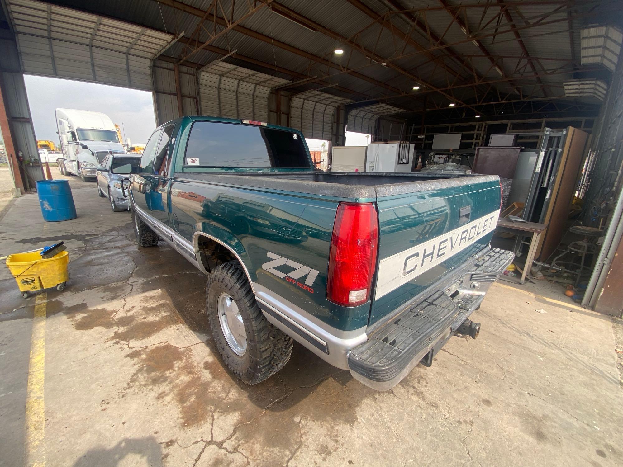 1997 Chevrolet K1500 Pickup Truck, VIN # 2GCEK19R0V1132033