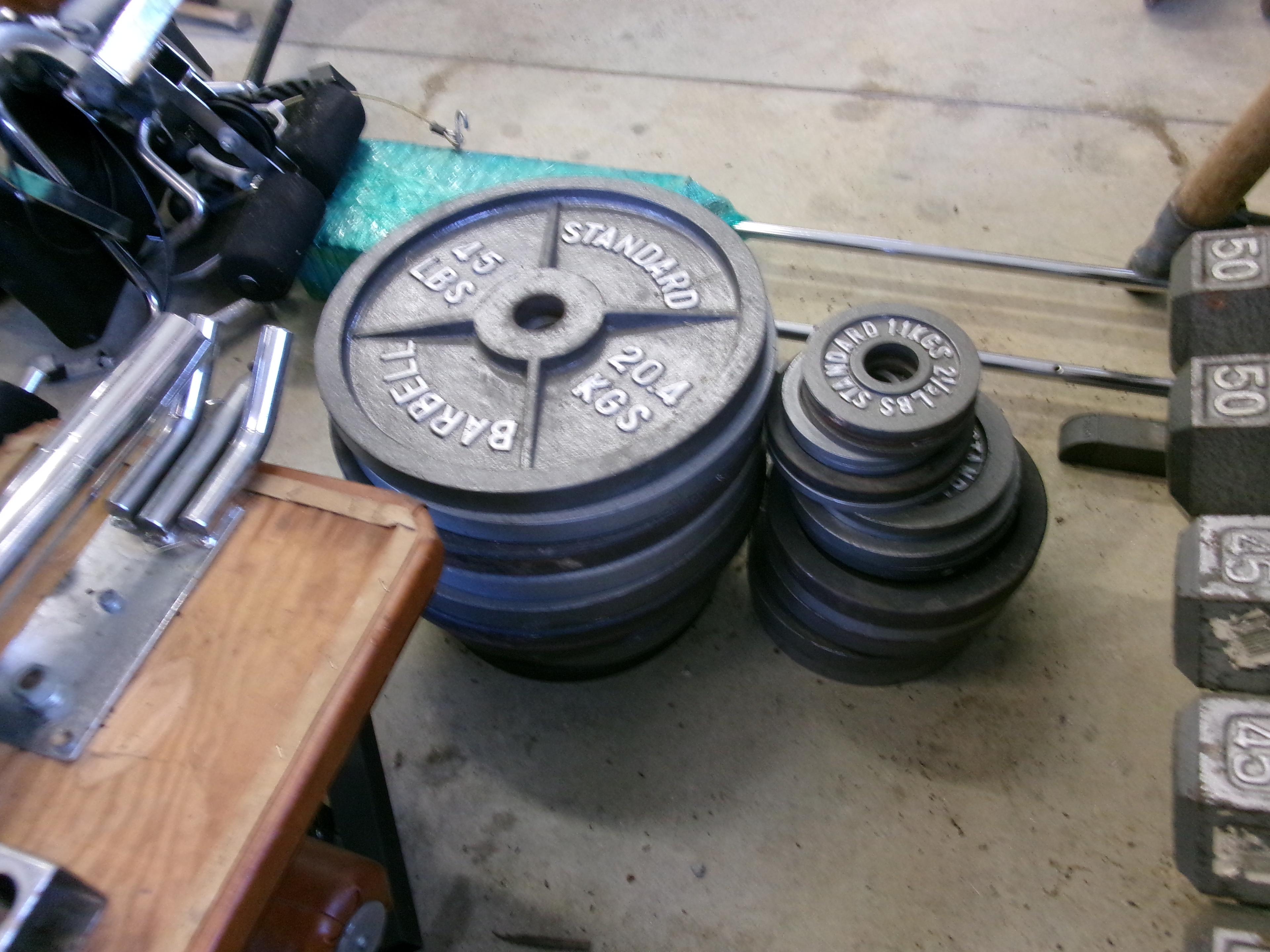 WEIGHT LIFTING EQUIPMENT SET