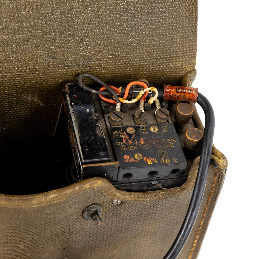 WWII US Field Phone Telephone Set, EE-B-8 (2)