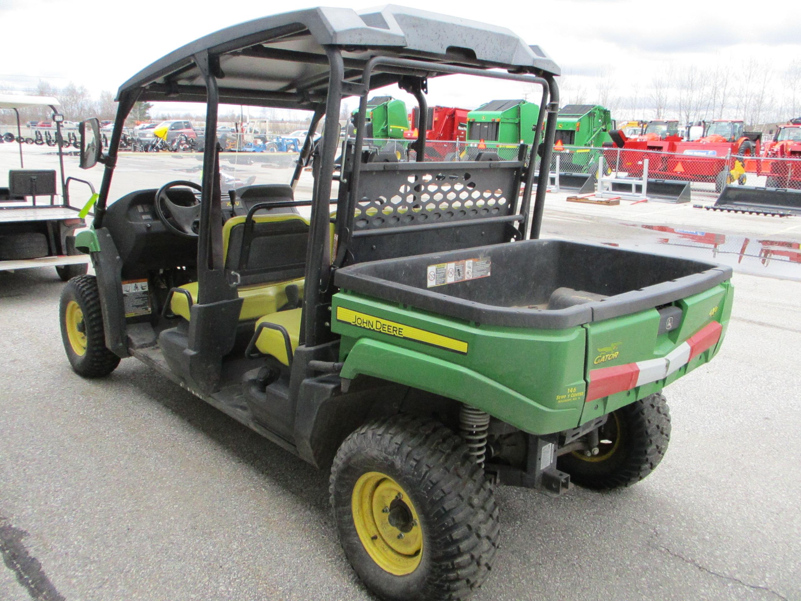 John Deere Gator XUV 550 S4