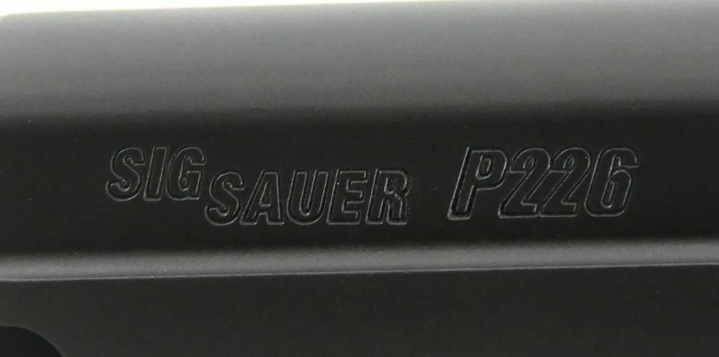 SIG Sauer P226R Nitron Semi Auto Pistol .40 S&W