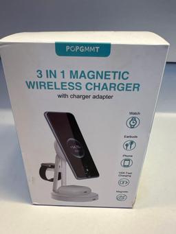 New 3 in 1 Magnetic Wireless Charger With Charger Adapter In Box