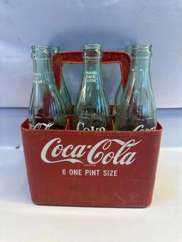 Vintage Coca-Cola 6 One Pint Size Bottle Holder/ 6 Coca-Cola Bottles