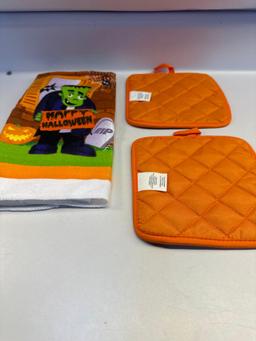 2 Pc Summer Pot Holders / 3 Pc Happy Halloween Kitchen Set