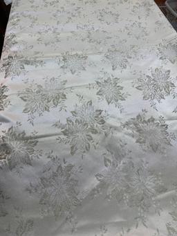 Christmas Gold/ Silver Snowflake Pattern TableCloth