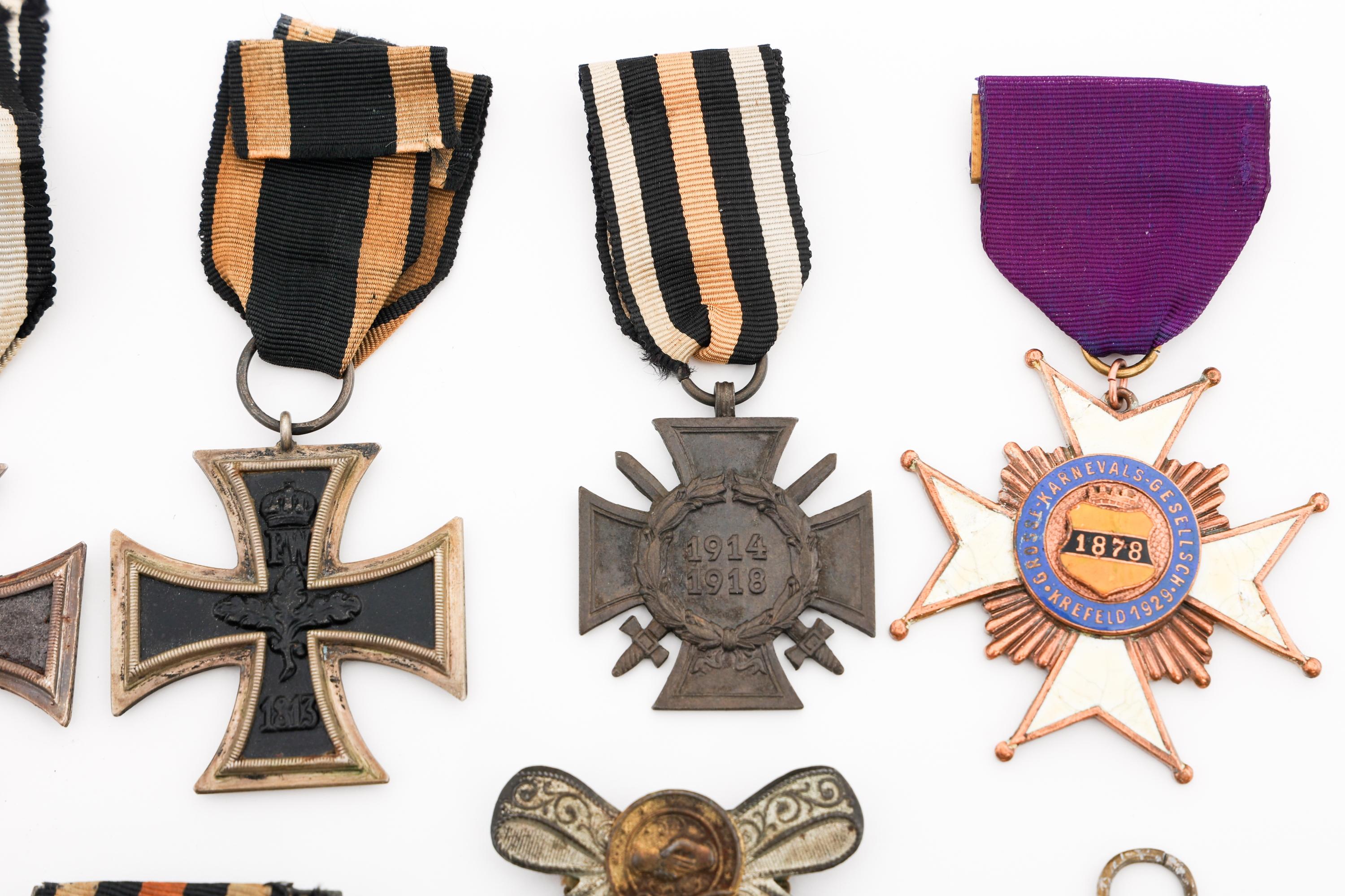 WWI GERMAN IRON CROSS, MEDALS, & BADGES