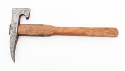 WWII GERMAN HEER PIONEER AXE