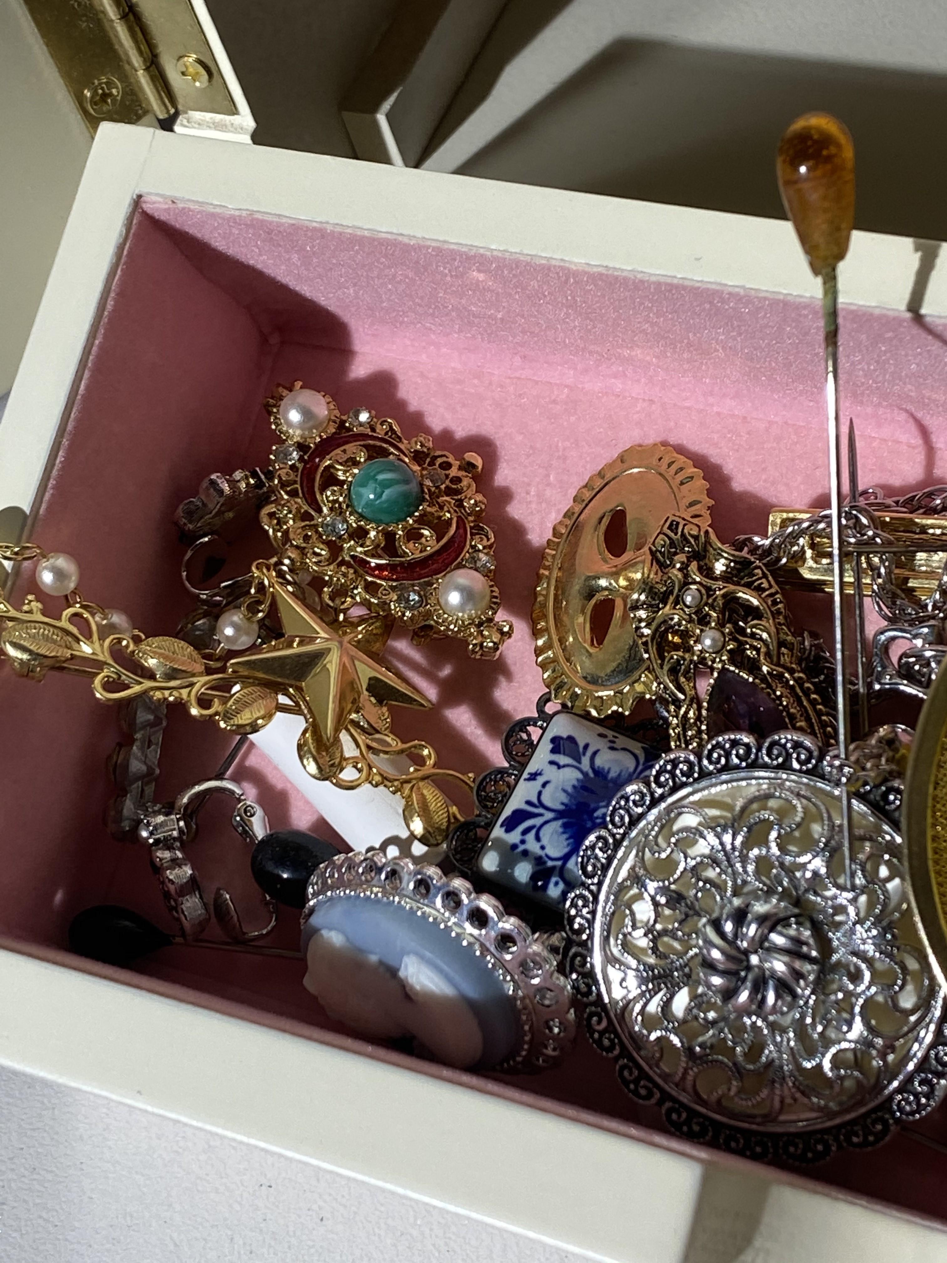 Jewelry box with assorted jewelry