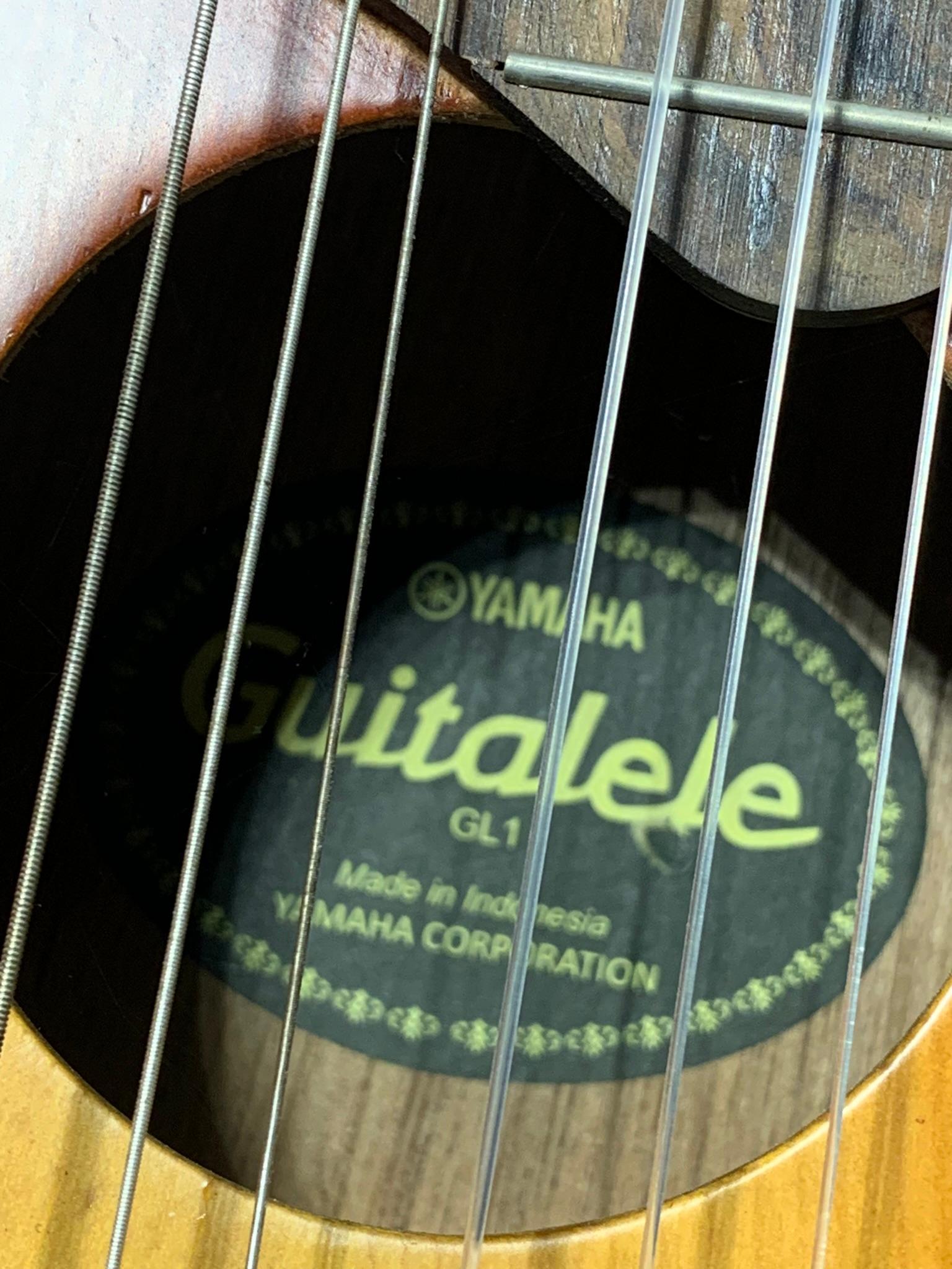 Yamaha GL1 Ukulele