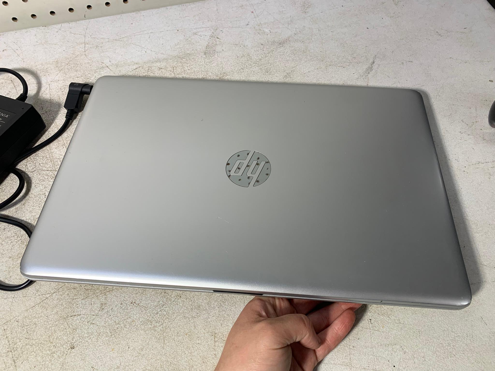 Hewlett Packard Laptop, 13-8130U, 2.2GHZ / 4.00GB, Windows 10,