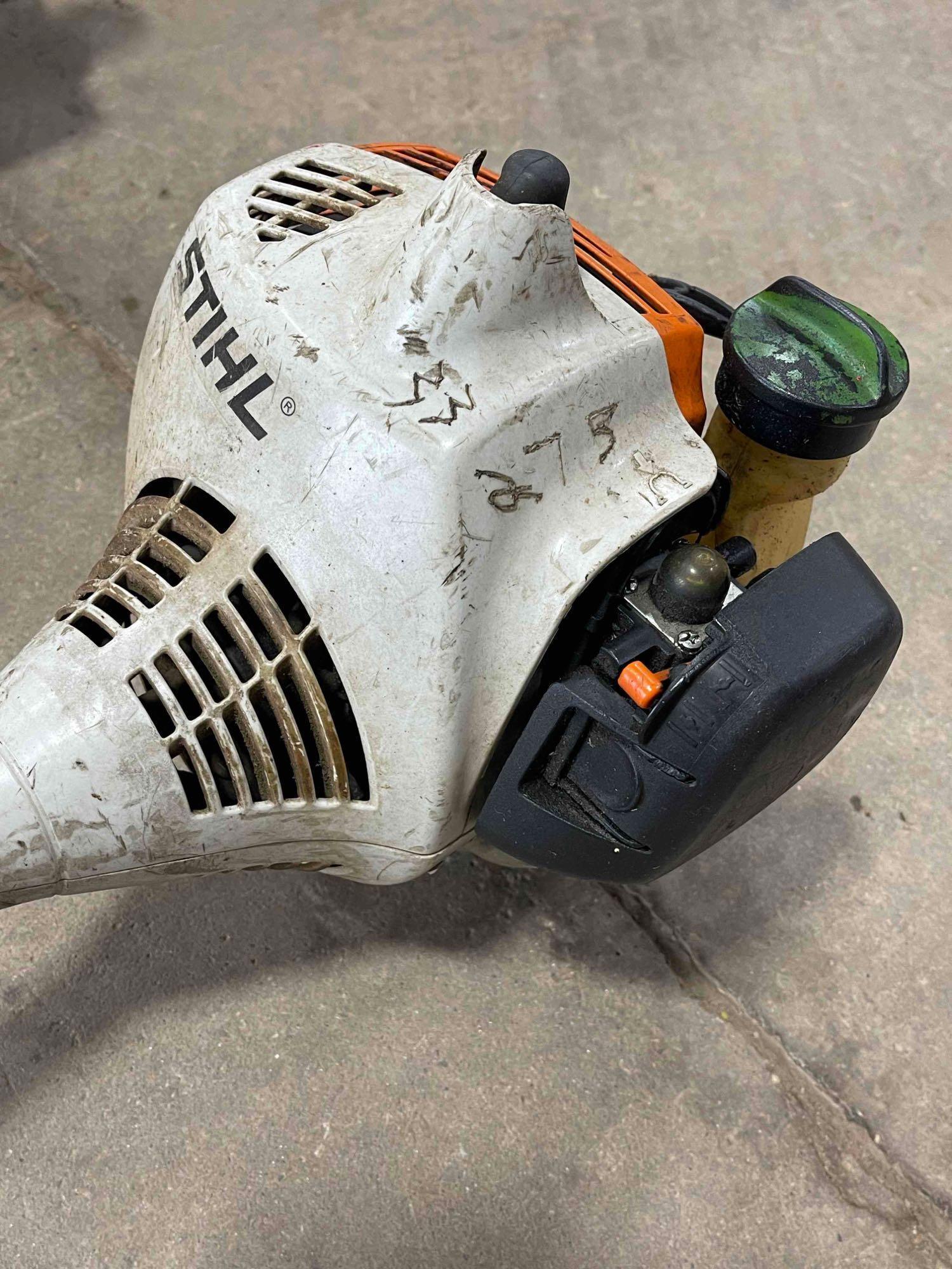 STIHL FS 30 weed whip, runs