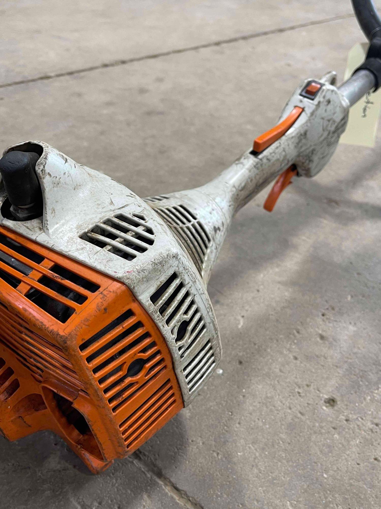 STIHL FS 30 weed whip, runs