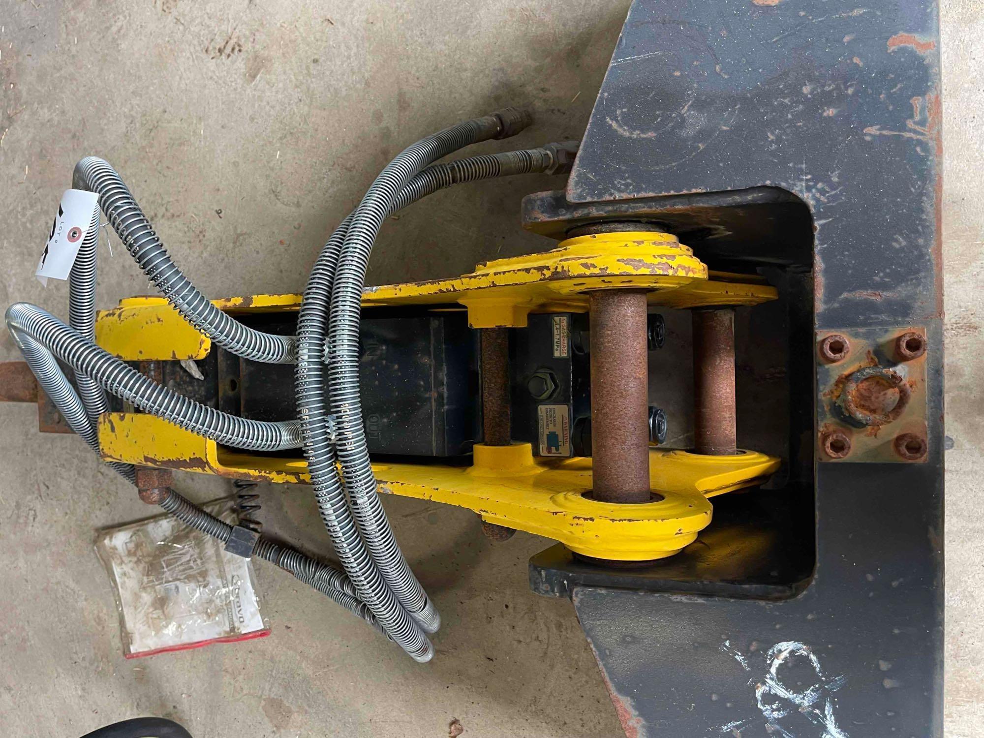 TRX HB750 Hydraulic Hammer/ Breaker