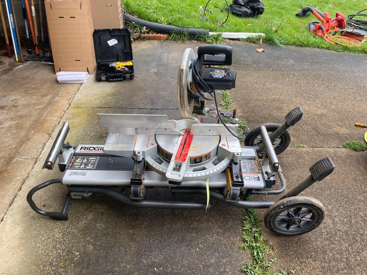 Delta miter saw with Rigid portable work stand