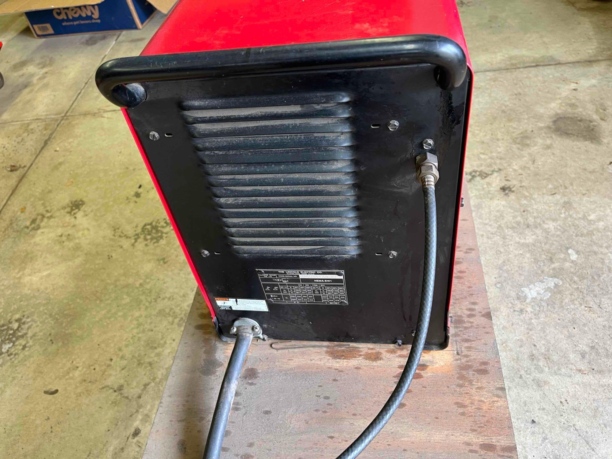 Lincoln Square Wave Tig 175 Welder with Cart and Peddle