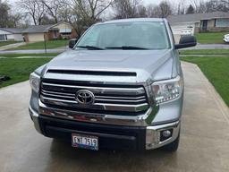 *One Owner* 2016 Toyota Tundra 4x4 Crew Max Pickup Truck with 15,206 Miles