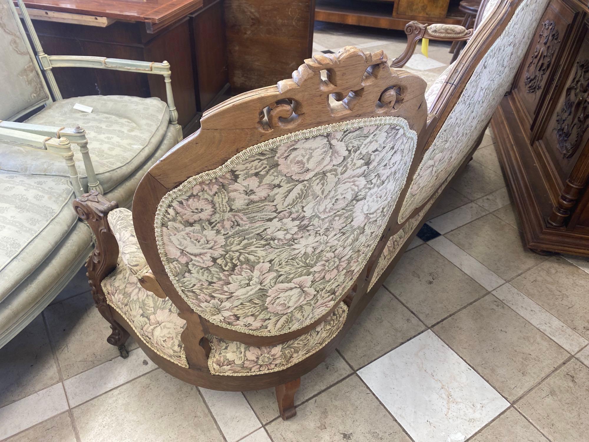 1890s Victorian Carved Rosewood Floral Pattern Sofa