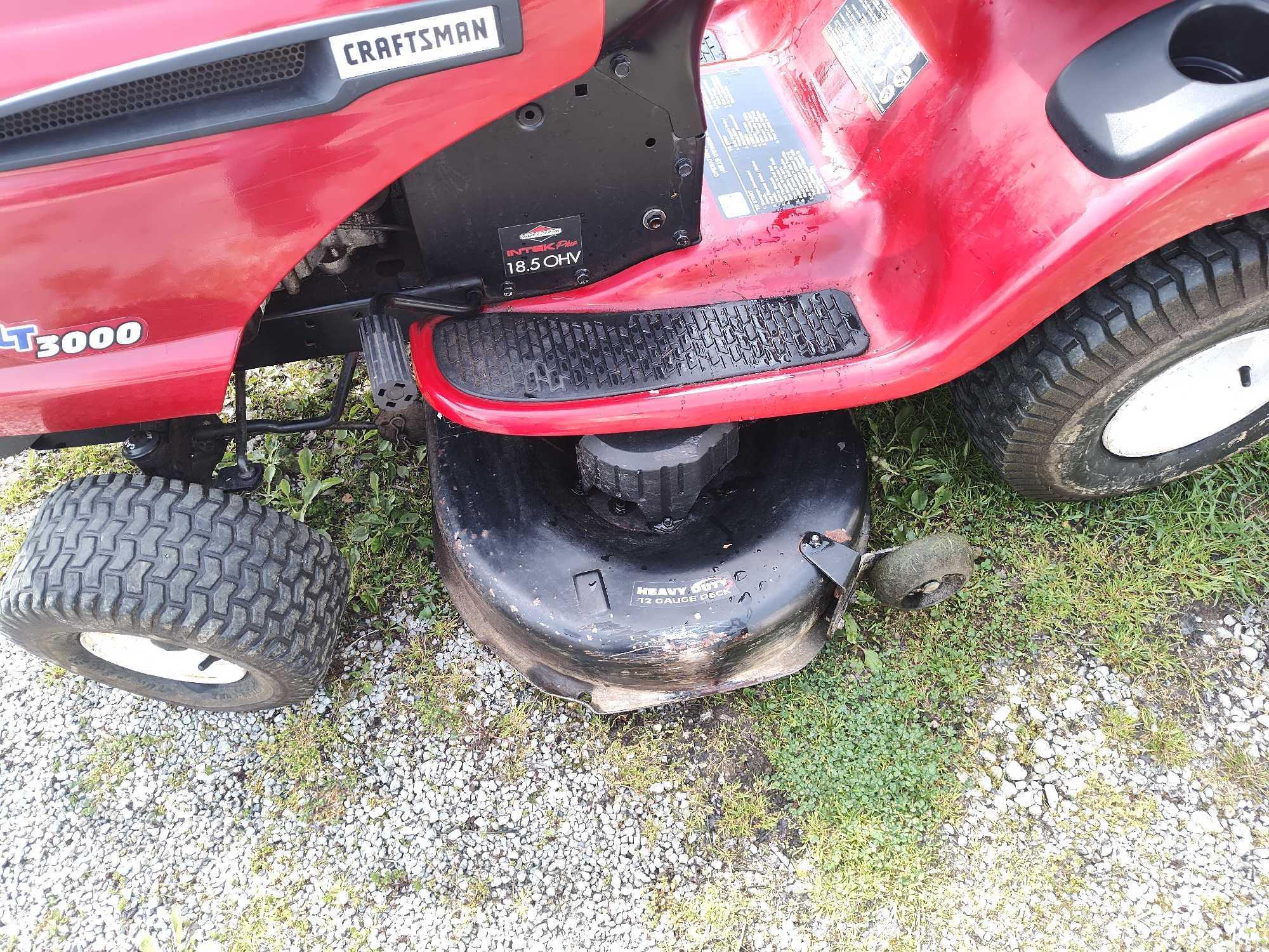 Craftsman Riding Lawn mower DLT 3000