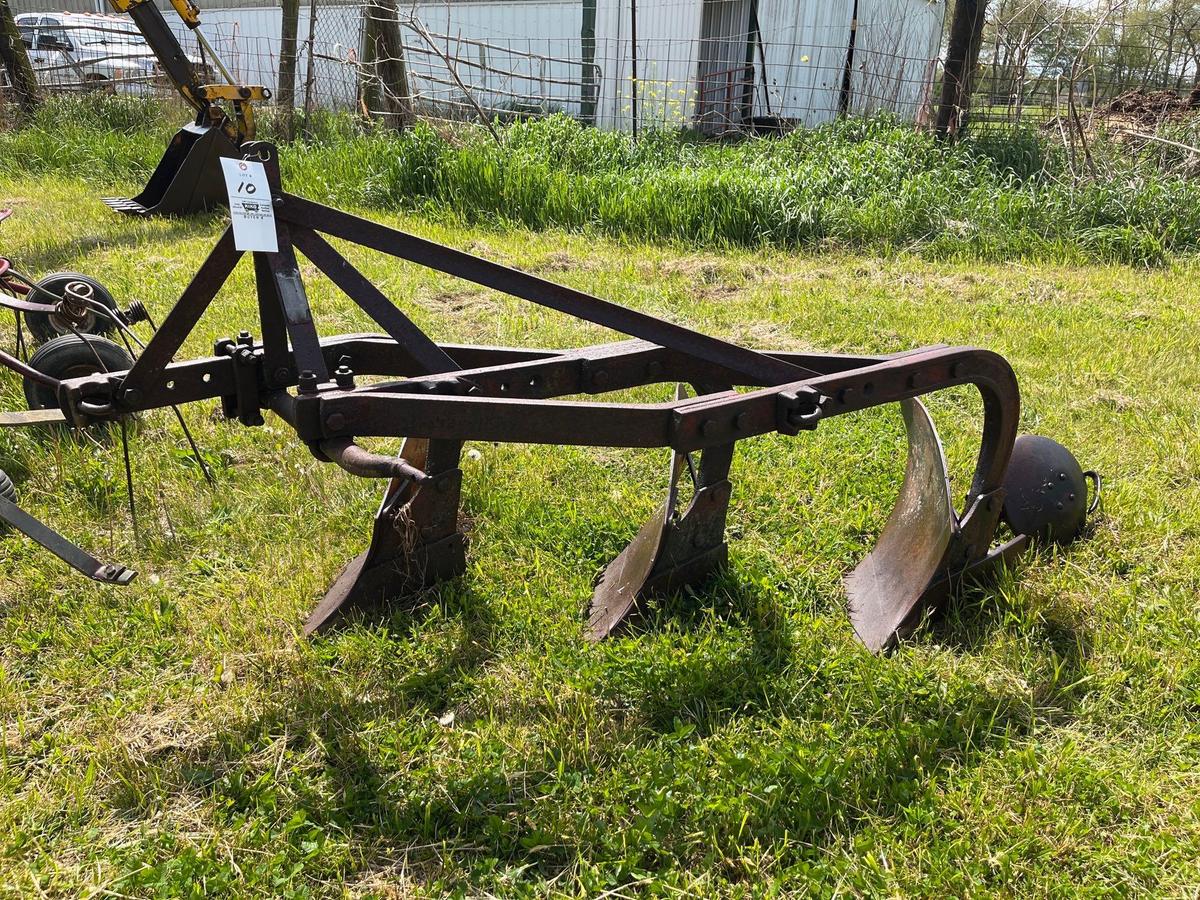 Massey Ferguson 62 3 bottom plow