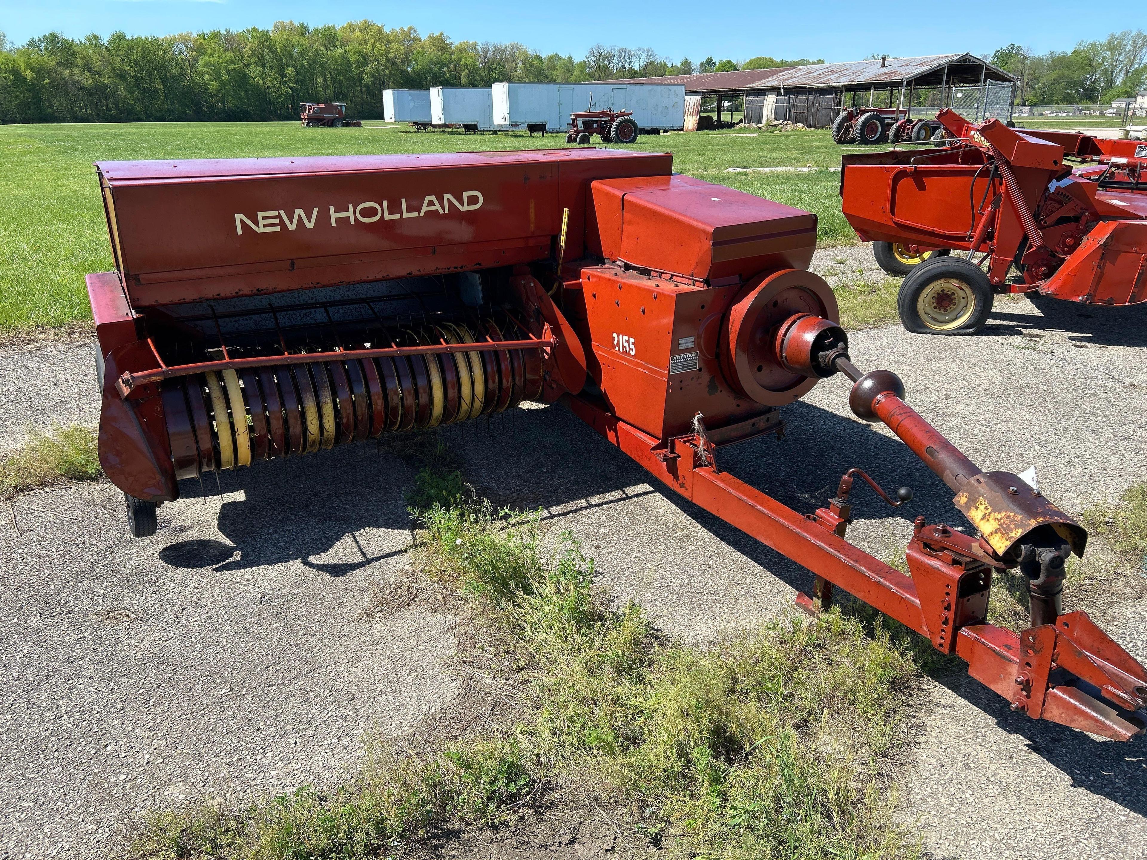 New Holland 320 square baler