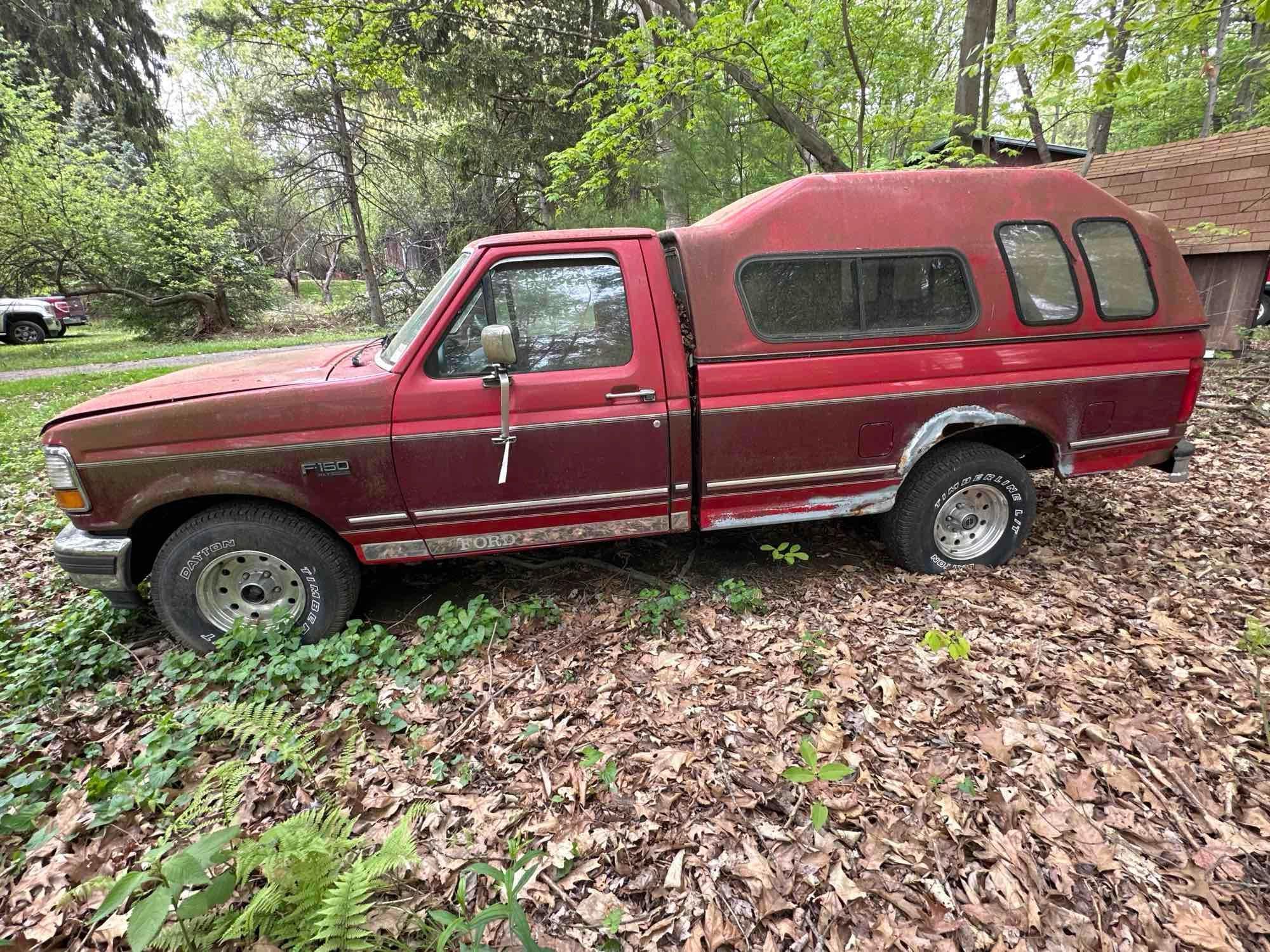 1993 Ford F150 Pick Up Truck 4x2 with cap, not running