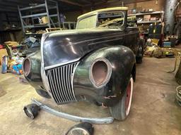 1939 Ford Convertible DeLuxe with rumble seat