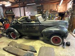 1939 Ford Convertible DeLuxe with rumble seat