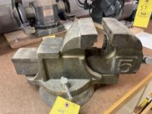 Heavy Duty No. 5 Bench Vise - Manufacturer Unknown