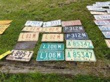 Vintage Ohio, Florida, and Aruba license plates