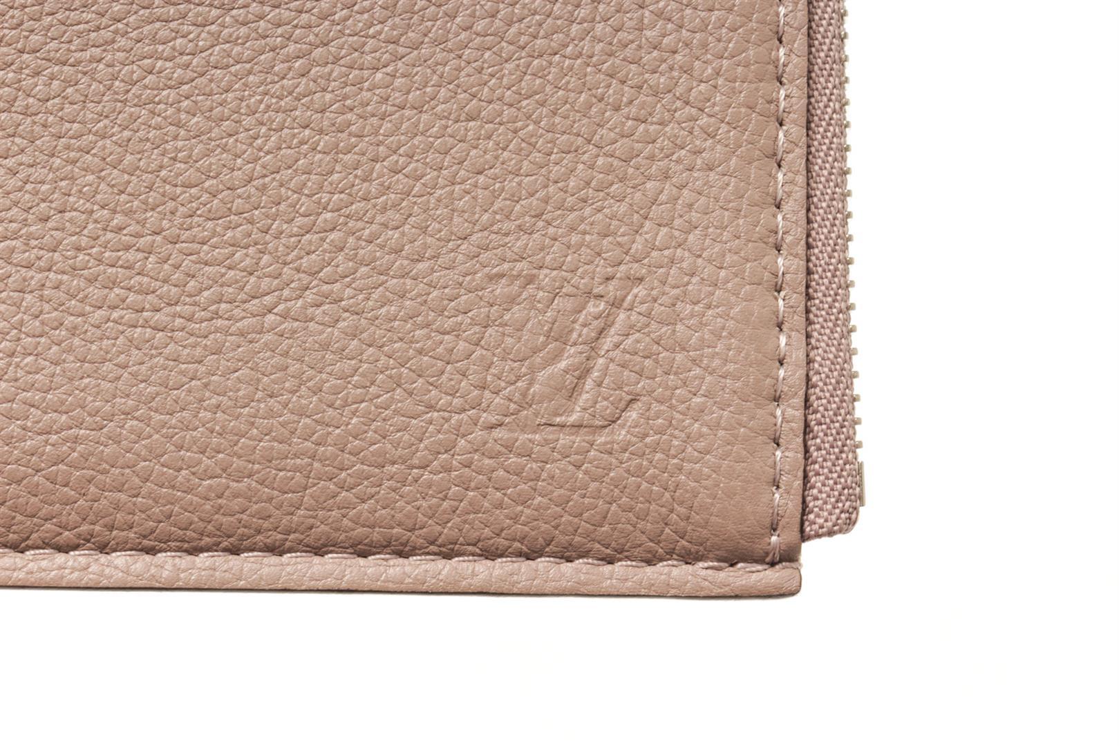 Louis Vuitton Taupe Leather Pochette Jules PM Cluch