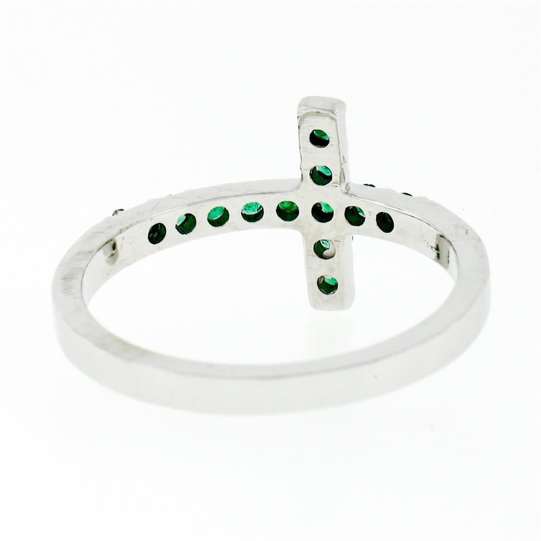 NEW 14k White Gold 0.25 ctw Round Green Emerald Curved Sideways Cross Band Ring