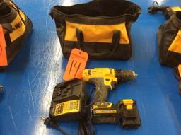 DeWalt 12 volt cordless drill w/ charger & bag.