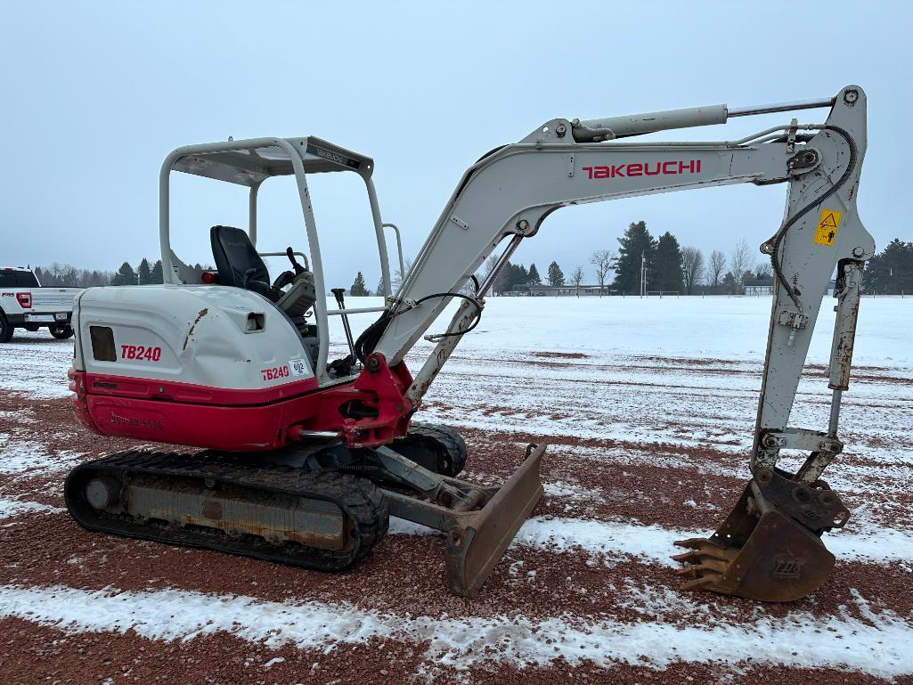 2016 Takeuchi TB240 excavator, OROPS, 14" rubber tracks, 5'4" stick, 22" quick coupler bucket, front