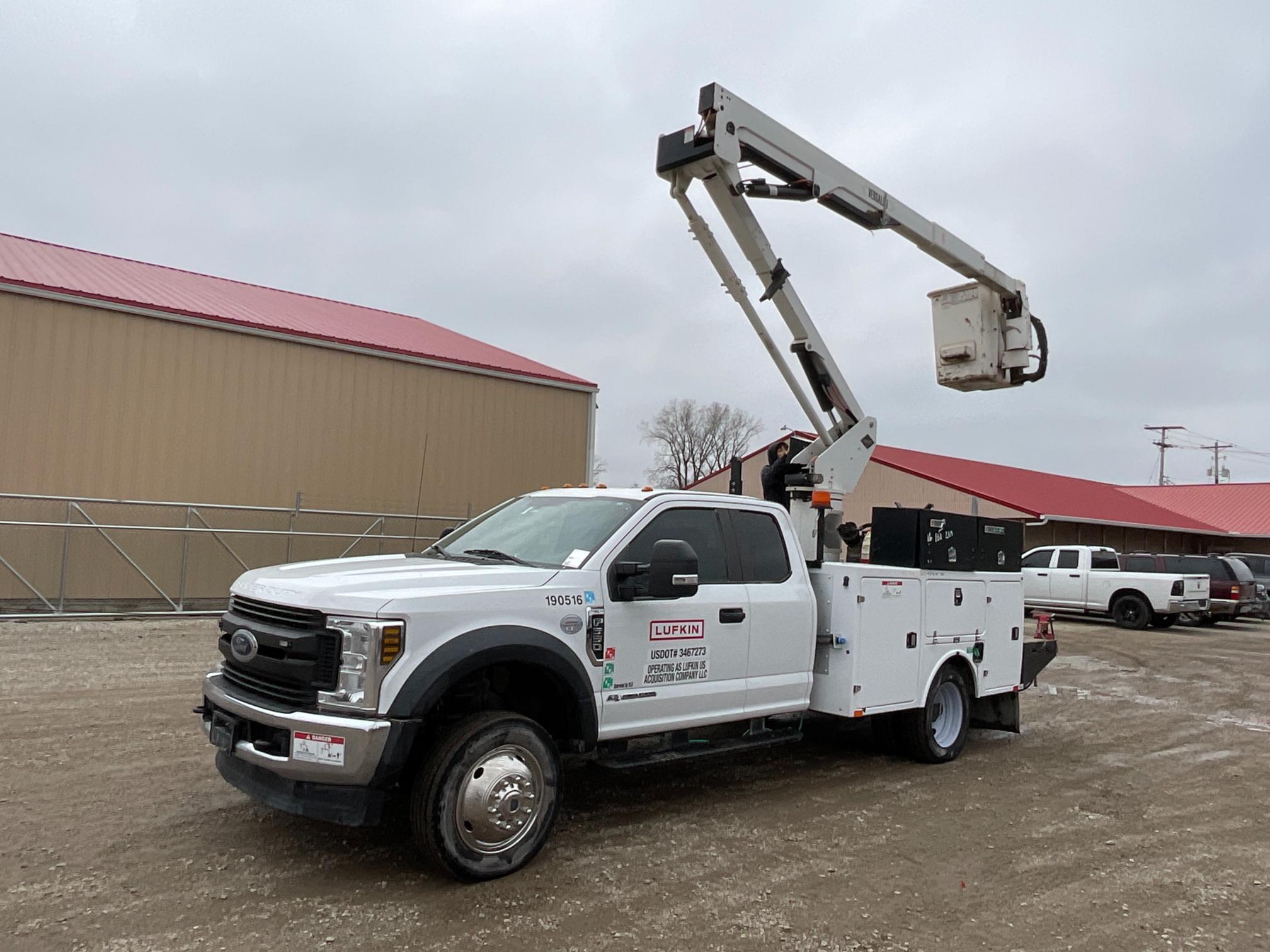 2019 Ford F550 Bucket Truck