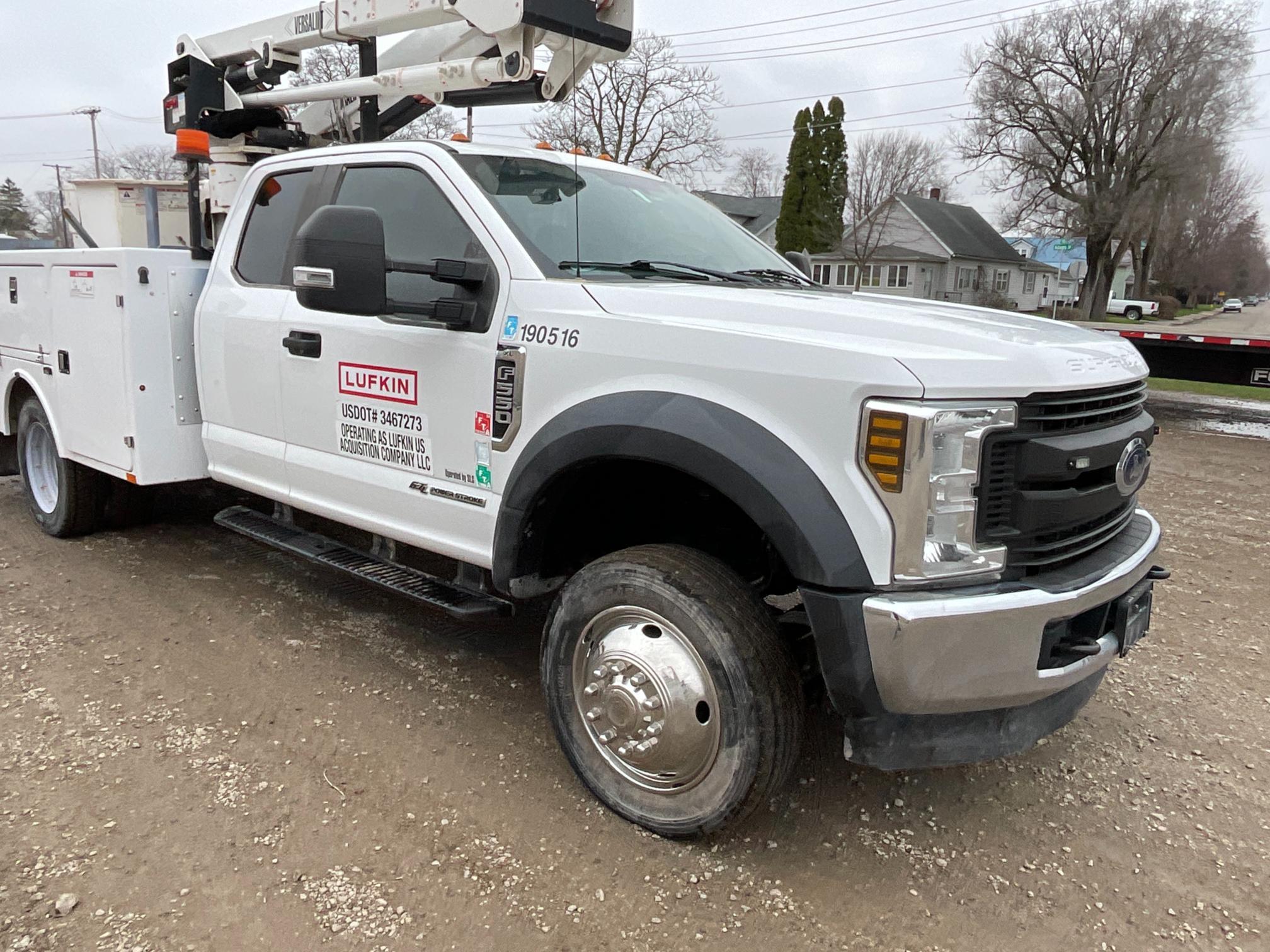 2019 Ford F550 Bucket Truck