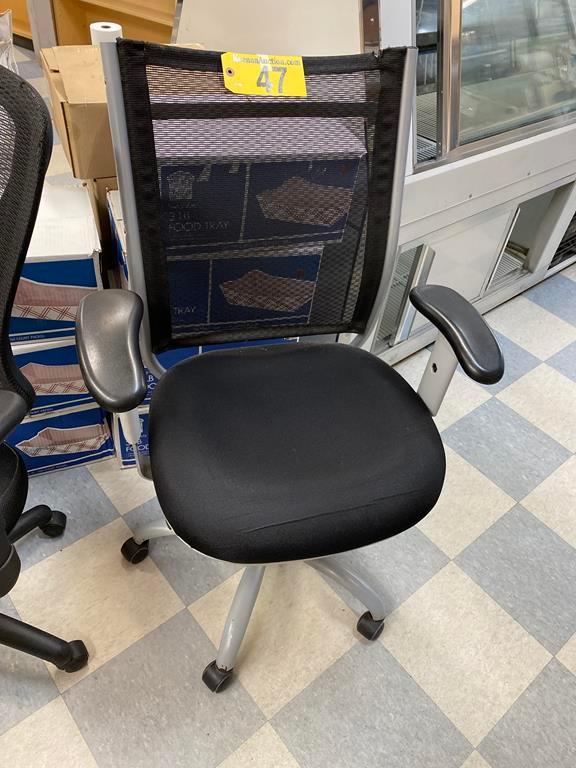 MESH BACK MULTI-TASK OFFICE CHAIR