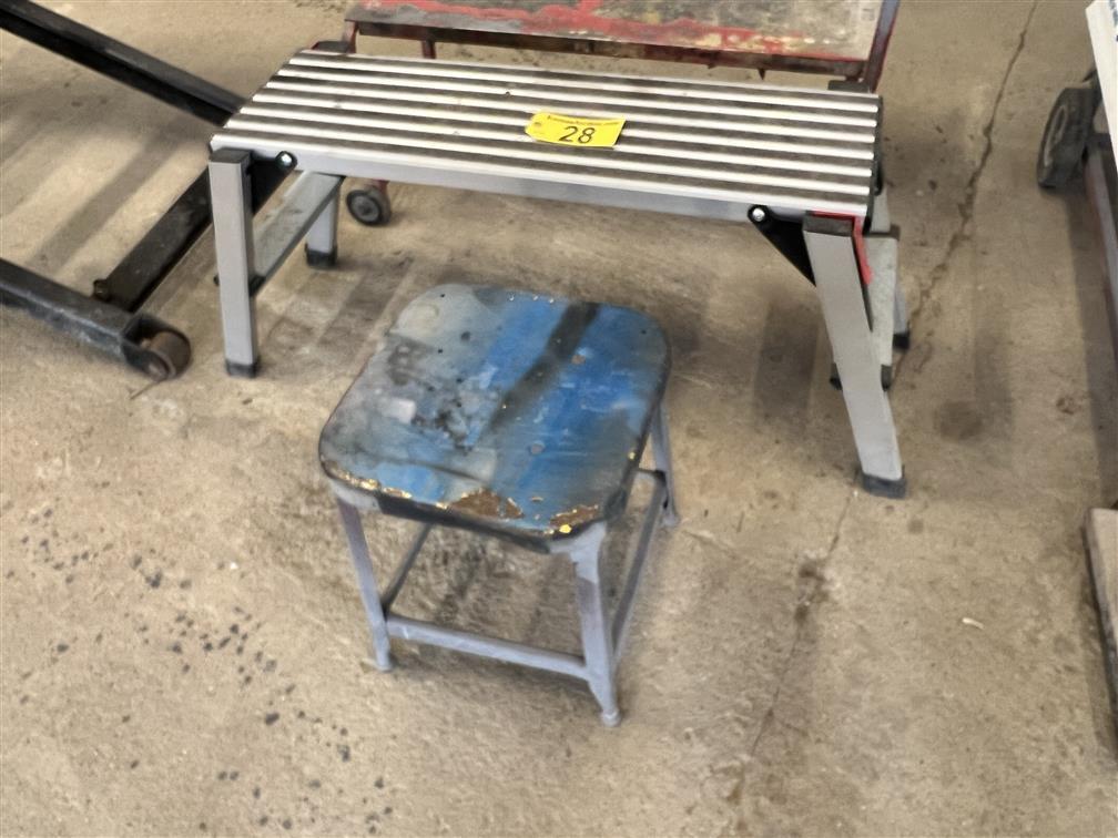 LOT: 330LB. ALUMINUM WORK PLATFORM, METAL SHOP STOOL