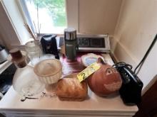 LOT OF ASSORTED DISPLAYS & KITCHEN TOOLS - MICROWAVE NOT INCLUDED (SEE LOT 279)