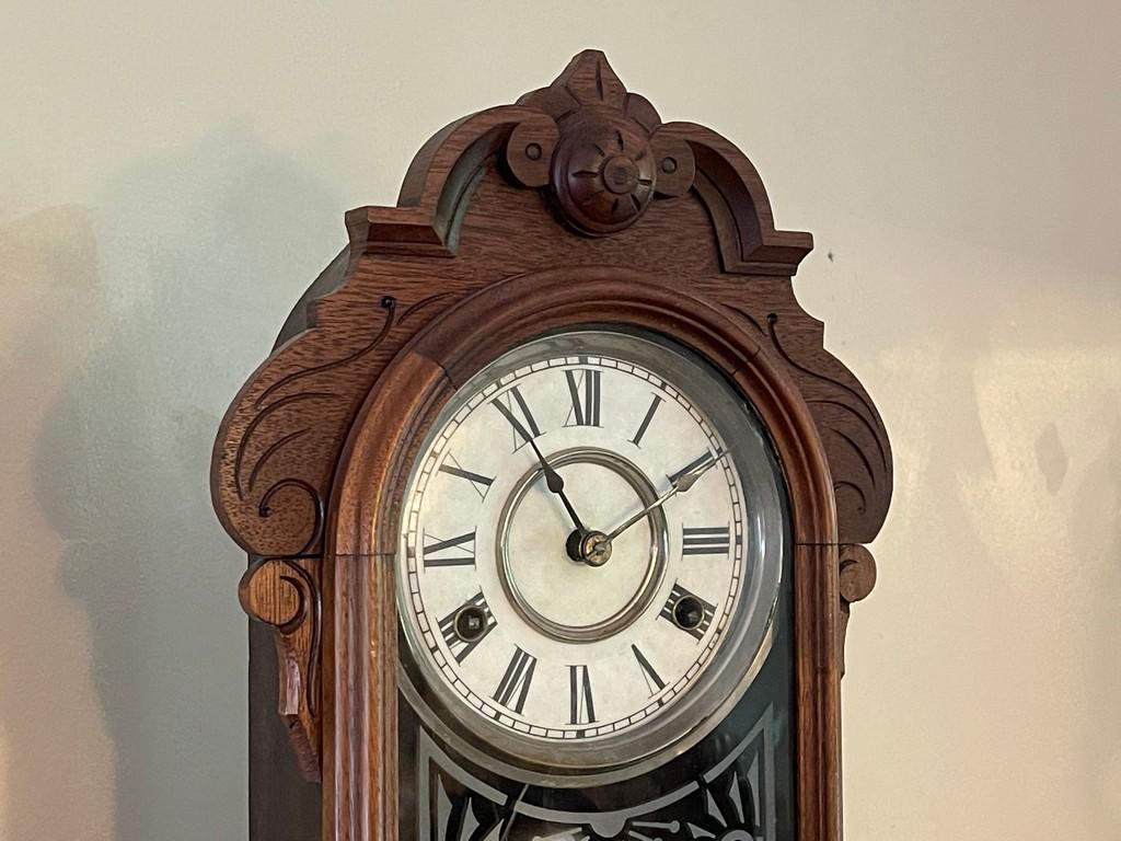 Small Wooden Mantle Clock with Decorative Design on Glass